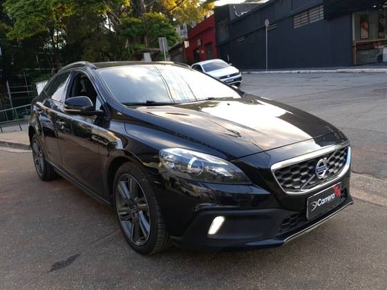 VOLVO V40 2.0 T5 CROSS COUNTRY AWD TURBO GASOLINA 4P AUTOMÁTICO VOLVO V40 2.0 T5 CROSS COUNTRY AWD TURBO GASOLINA 4P AUTOMÁTICO